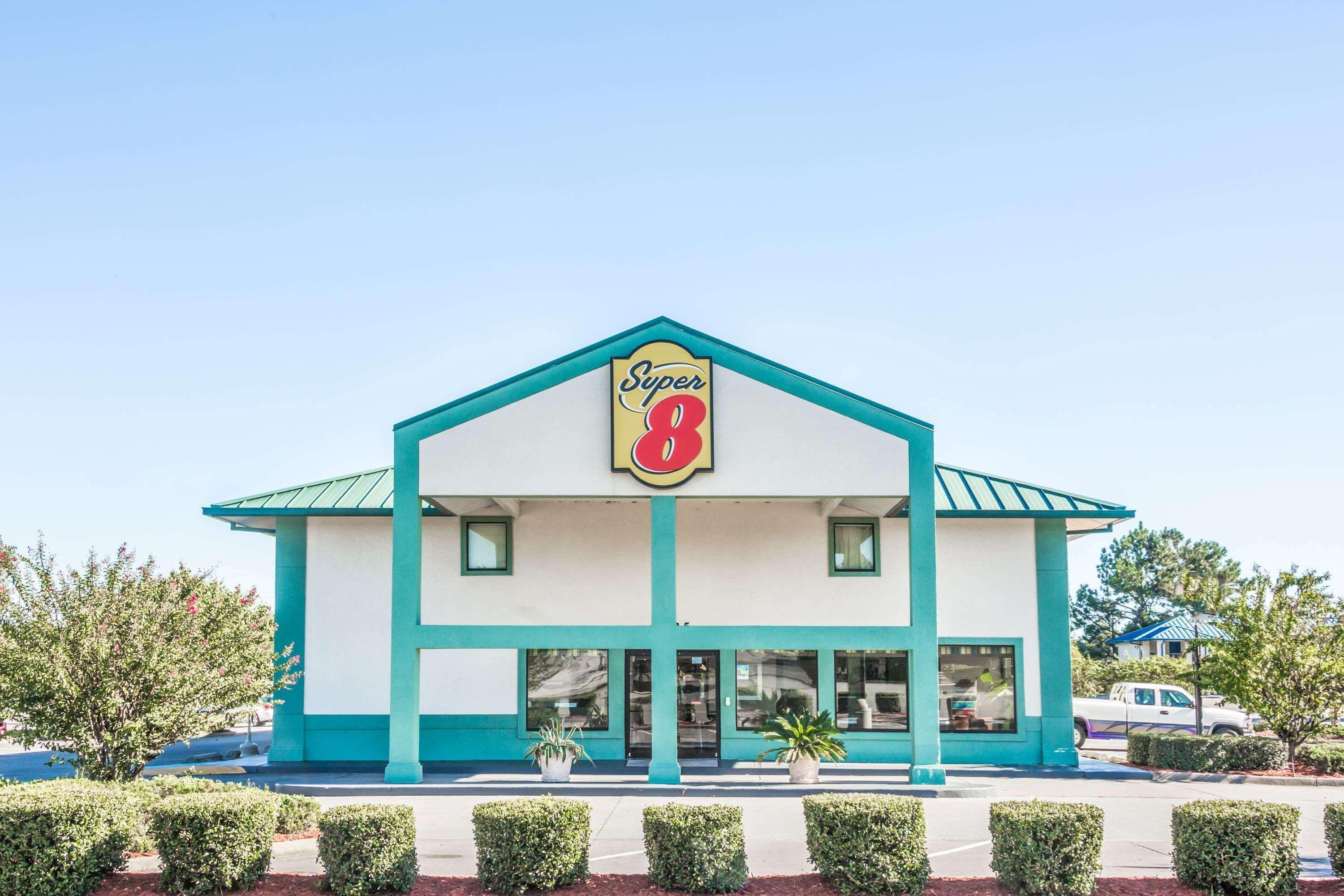 Отель Super 8 By Wyndham Valdosta Ga I-75 Экстерьер фото