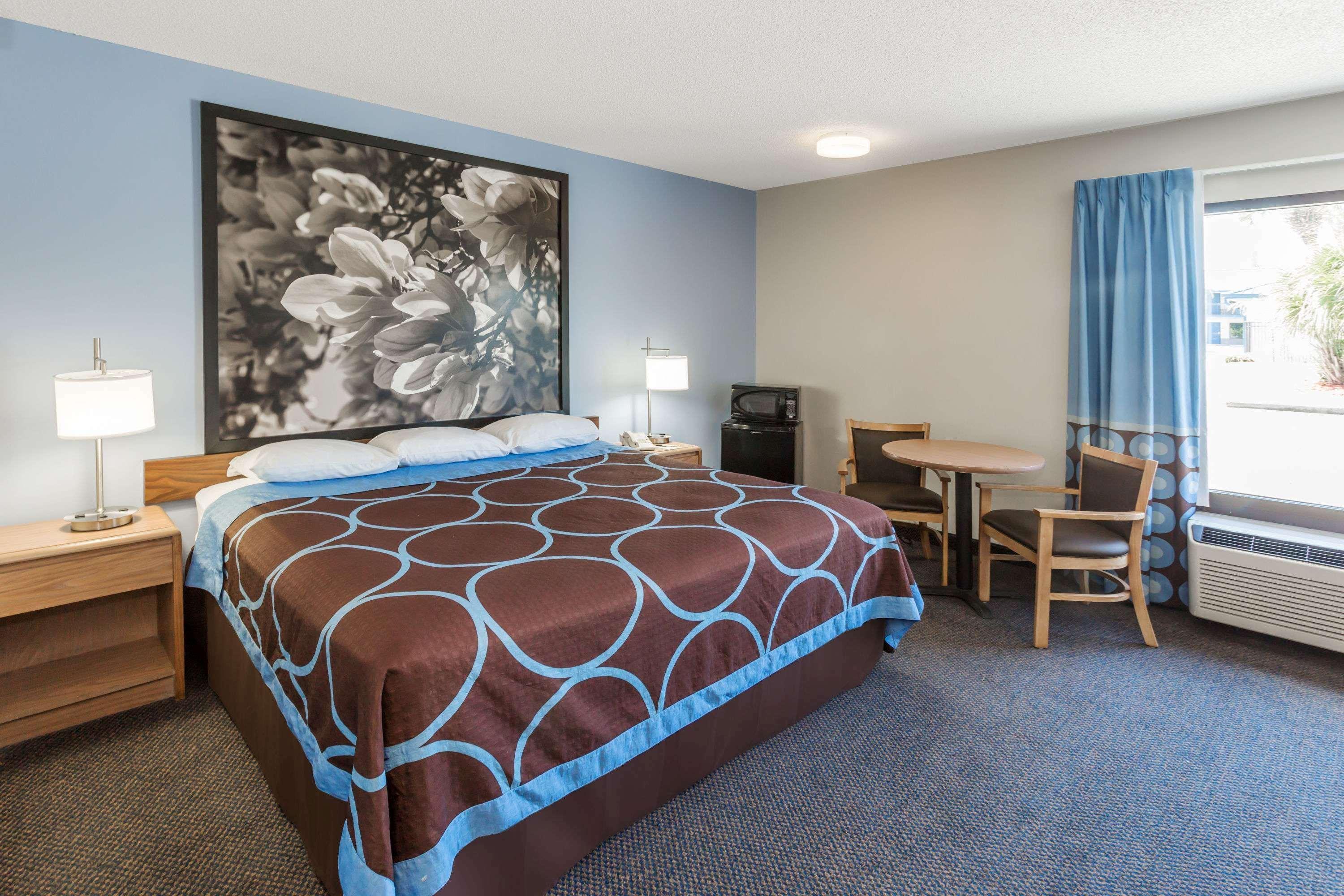 Отель Super 8 By Wyndham Valdosta Ga I-75 Экстерьер фото